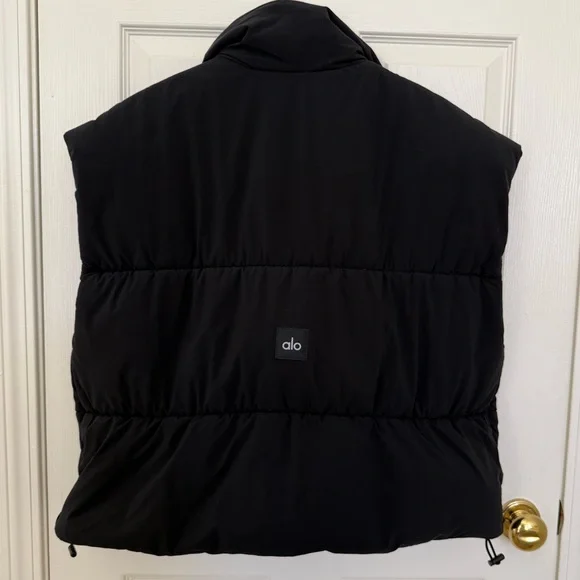 ALO yoga Incline Puffer Vest - Picture 8 of 15